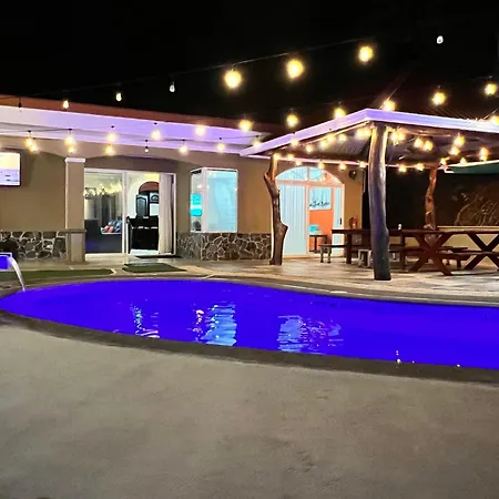 Los Amigos Luxury Villa